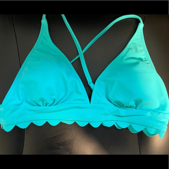 Teal and floral scalloped bikini from Cupshe - Picture 3 of 8